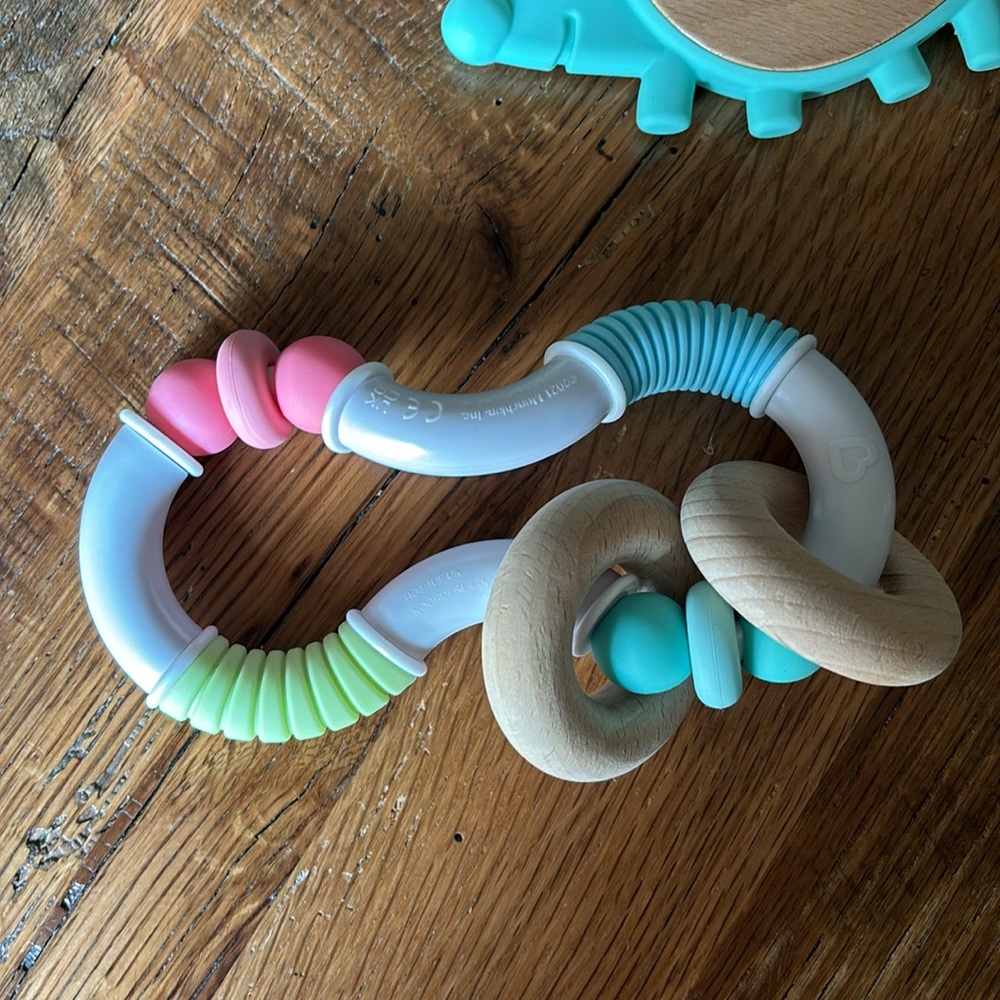 Hape Teether bundle - Picture 2 of 6